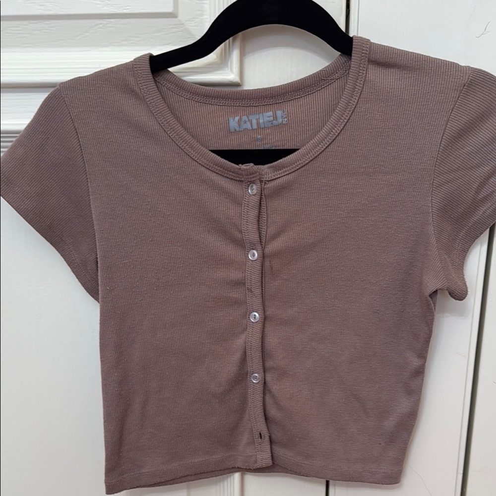 Katie j NYB Ribbed Button-Up Crop Top